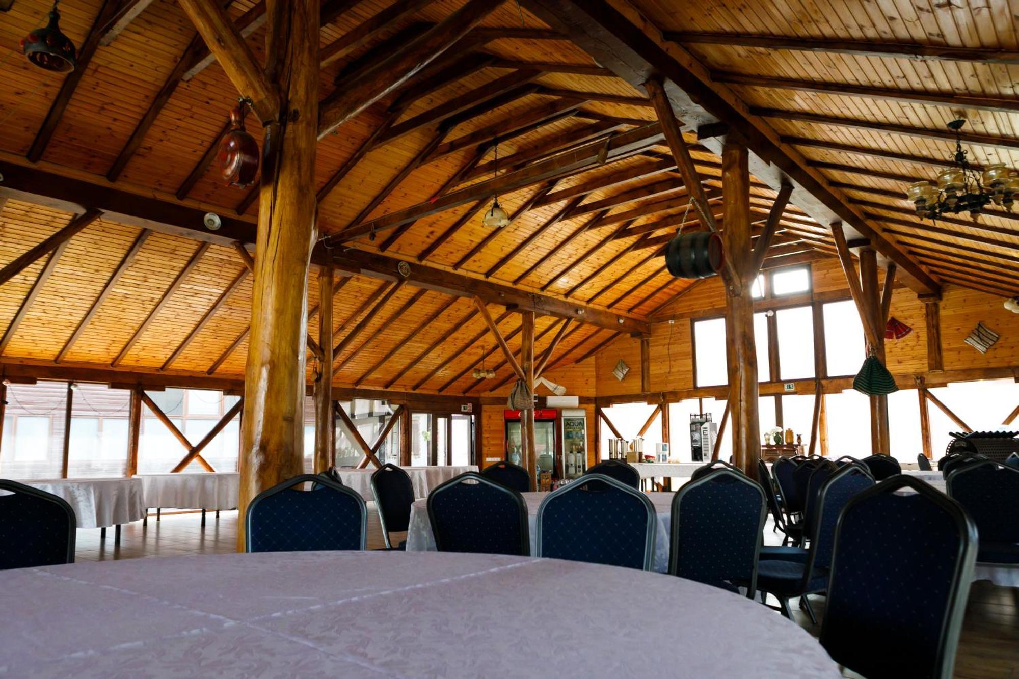 Domeniul Roa Hotel Avrig Bagian luar foto